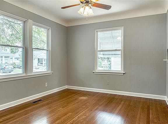 4th image of 8934 Lawn Ave