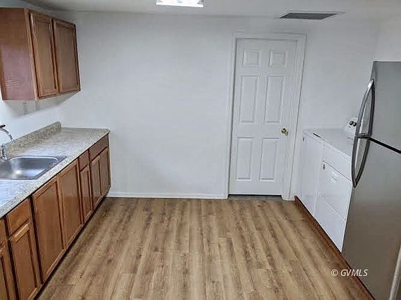4th image of 589 Chase Creek St