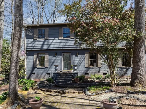 929 Autumnwood Ln, Charlotte, NC 28213