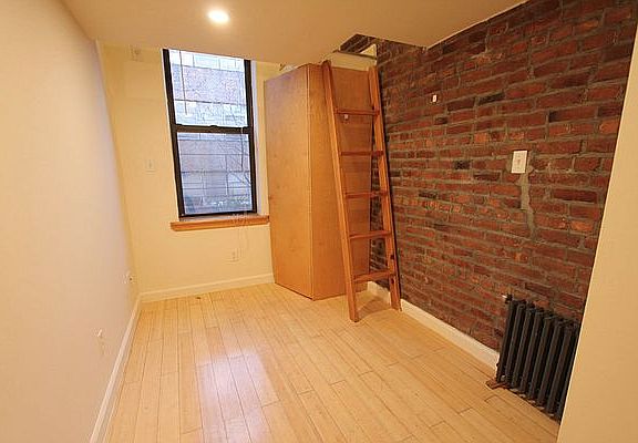 4th image of 321 W 30th St APT 3RE