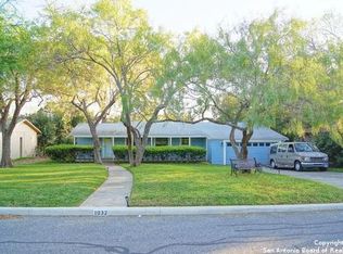 1032 Ivy Ln, Terrell Hills, TX 78209