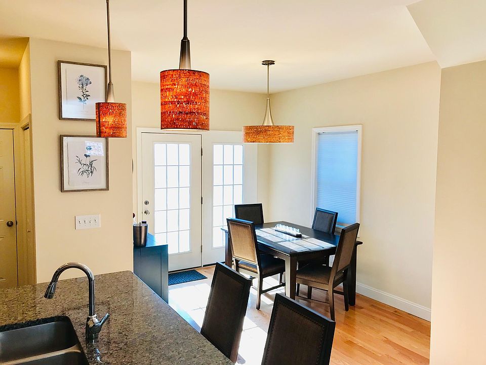1st image of 10 Linden Ln #10
