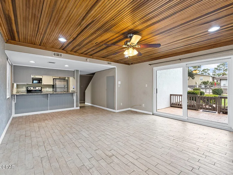 6901 N Lagoon Dr #1 — Photo 8