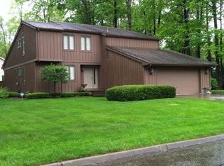 401 Hawthorne Trl, Cortland, OH