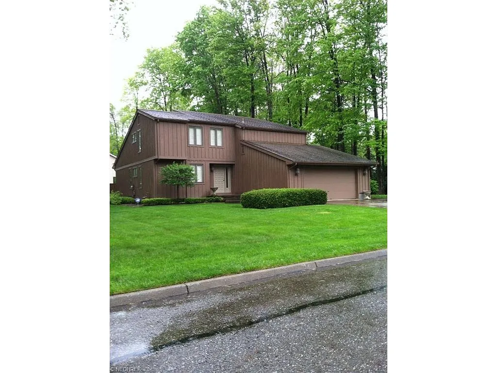401 Hawthorne Trl photo 1