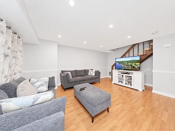 3rd image of 1248 Richmond Ave #1