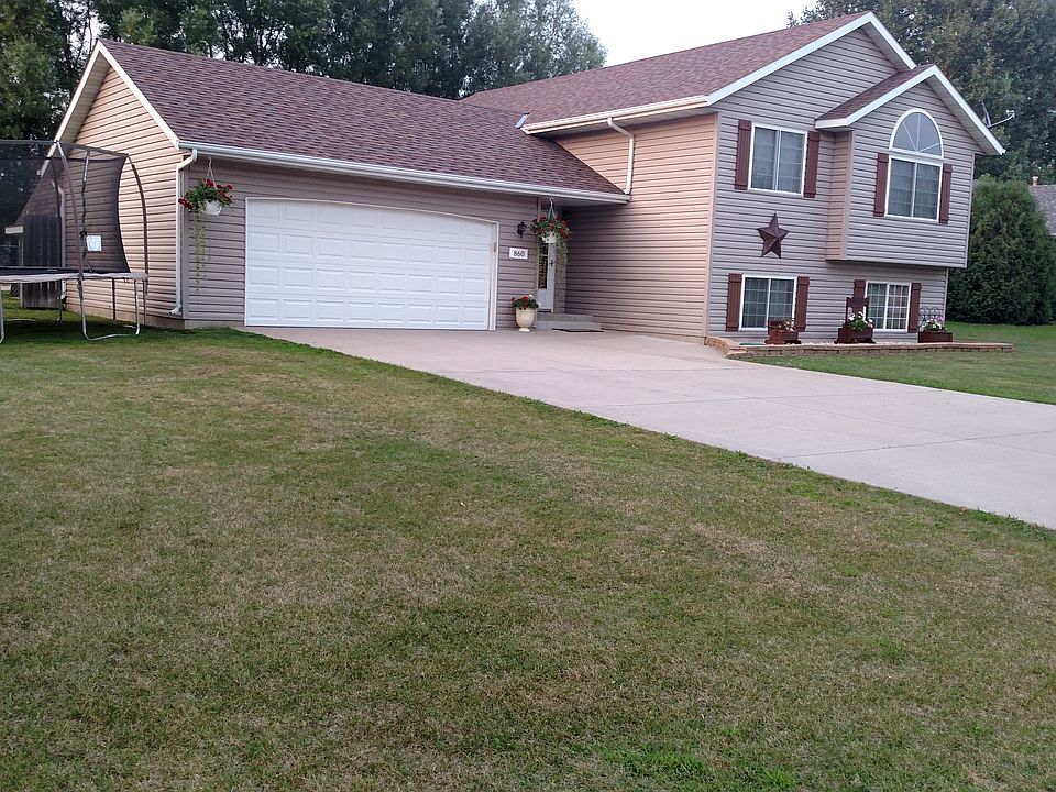1st image of 860 25th St NE
