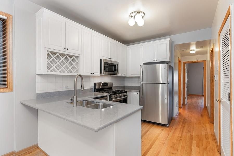 1st image of 1320 N Greenview Ave APT 2