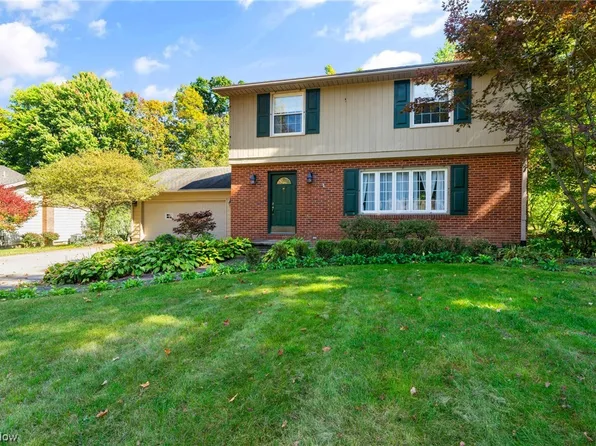 4261 Adeer Dr, Canfield, OH 44406