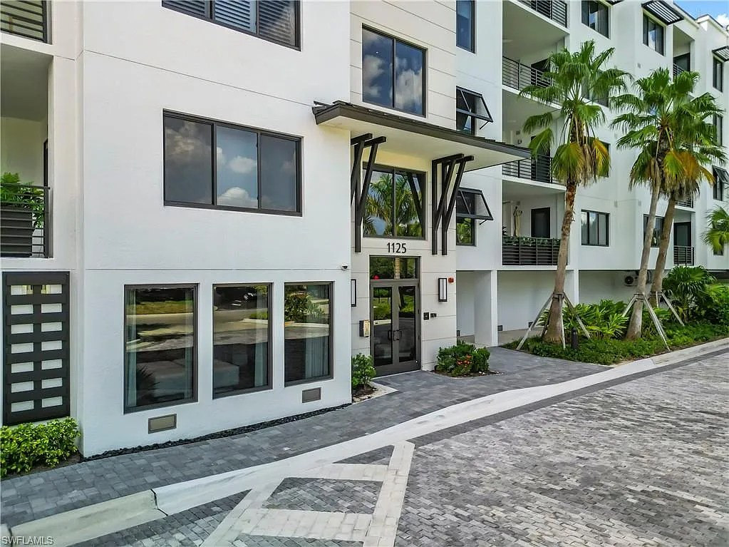 2 bed, 2.0 bath, 1858 sqft, $15,000 — Photo 2