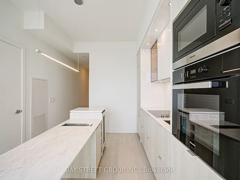 11 Yorkville Ave #5408 — Photo 10