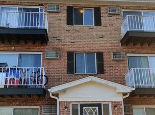 3432 Salem Walk #FL 2ND, Northbrook, IL 60062
