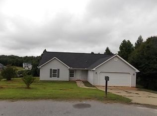 303 Shady Pines Ct, Fountain Inn, SC 29644