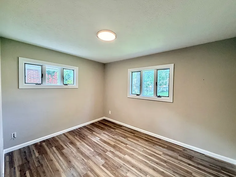 573 Hemlock Dr — Photo 7