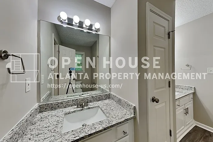 77 Vienna Way — Photo 13