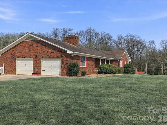 3rd image of 173 Chestnut Grove Rd