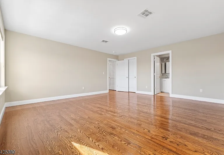 658 Market St — Photo 4