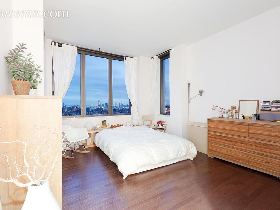 1st image of 101 W 24th St APT 28C
