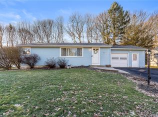 319 Dickerson Dr N, Camillus, NY 13031