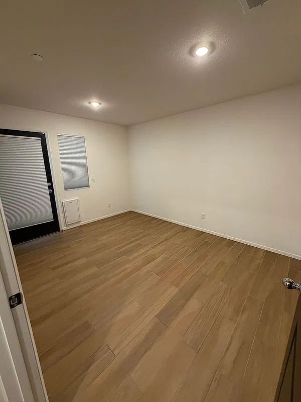 1 bed, 1.5 bath, 440 sqft, $1,500 — Photo 4
