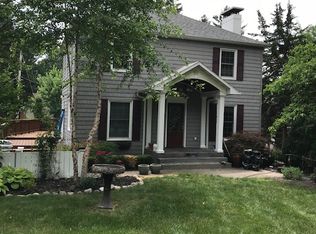 2208 S Wiggins Ave, Springfield, IL 62704