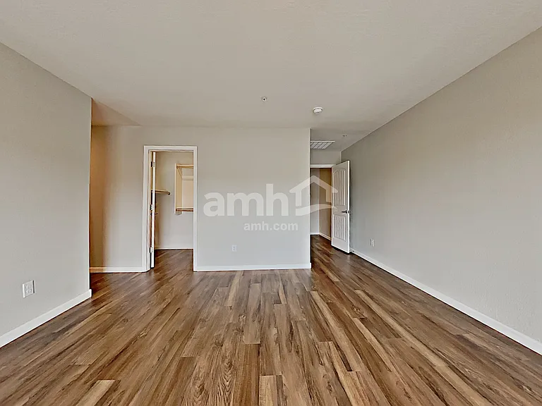 20747 W Maiden Ln — Photo 10