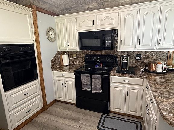 5th image of 298 Desota St