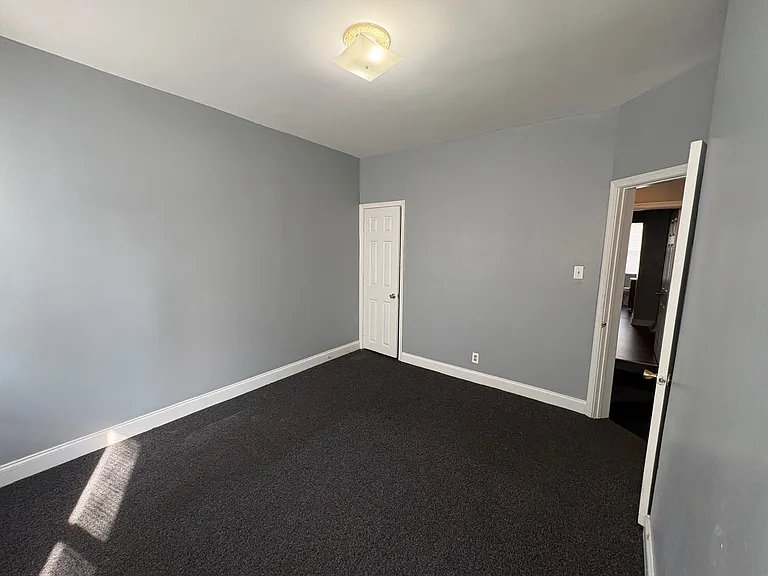 1521 Barclay St — Photo 9