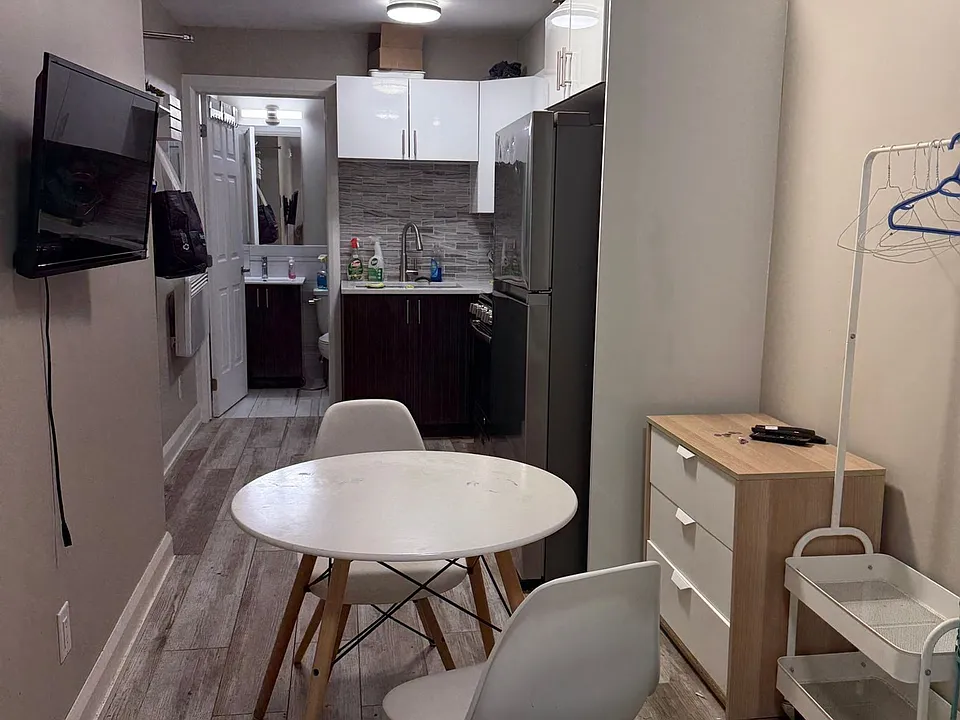 59 Russell Ave #1