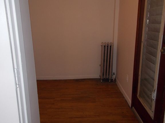 4th image of 33 W 82nd St APT 1B