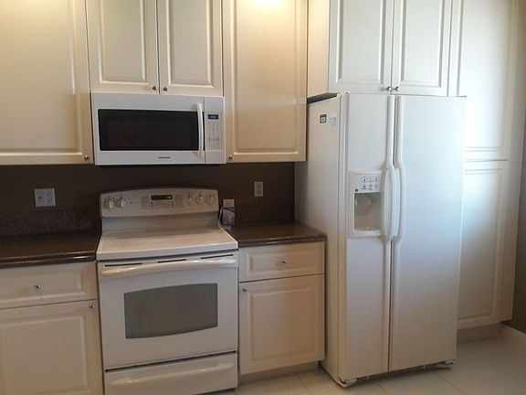 4th image of 23 Harbour Isle Drive W #Ph05