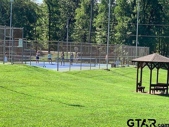 2nd image of 8 Fawns Crossing Dr