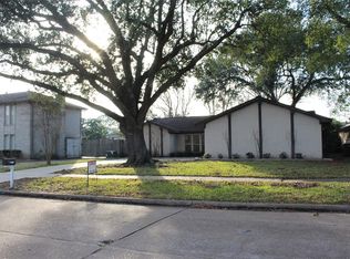 11910 N Hanworth Dr, Houston, TX 77031