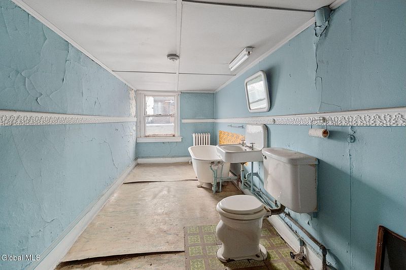 42nd image of 93 Ten Broeck Street