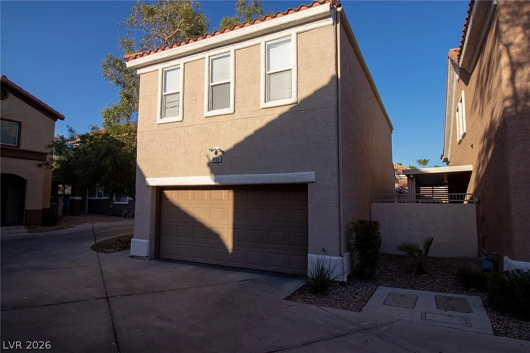 2 bed, 2.5 bath, 1400 sqft, $1,790 — Photo 2