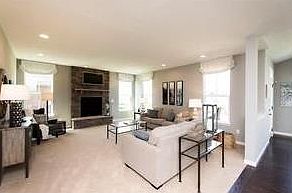 5th image of 601 Foxtail Ct