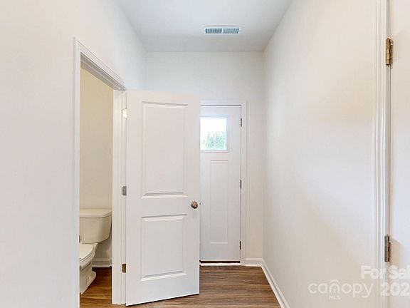 4th image of 3164 Lilac Grove Dr