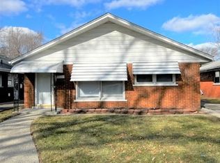 20687 Hunt Club Dr, Harper Woods, MI 48225