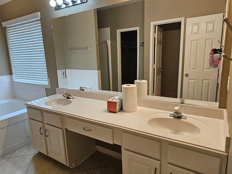 27182 Kings Manor Dr S — Photo 20