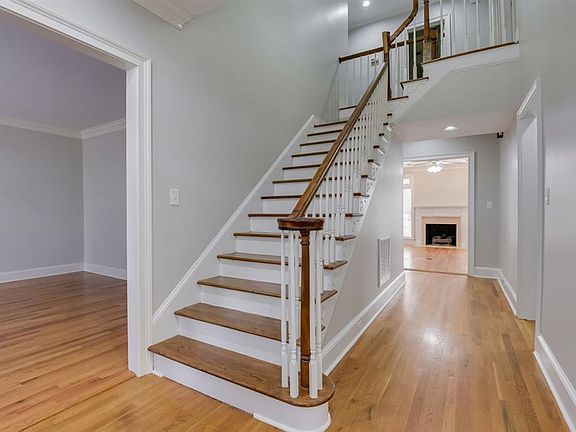 5th image of 126 Laurel Oak Dr