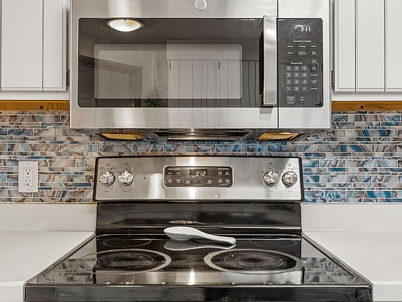 5th image of 4321 Sunscape Ln