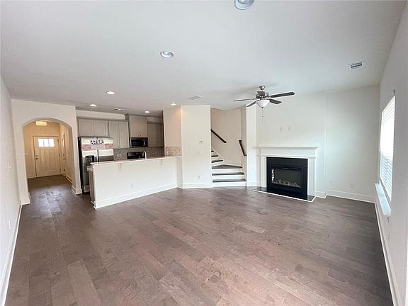 4th image of 6439 Scudders Dr