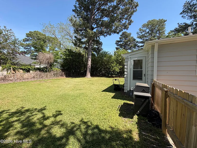 2803 Jefferson Dr — Photo 5