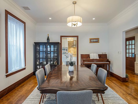 4th image of 251 W 95th St APT 6W
