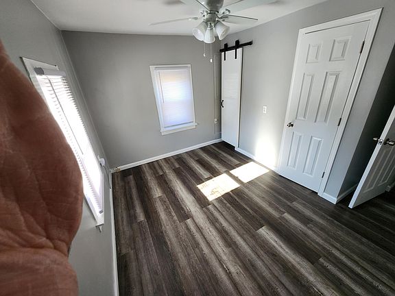 3rd image of 4928 1/2 Myrtle Ave