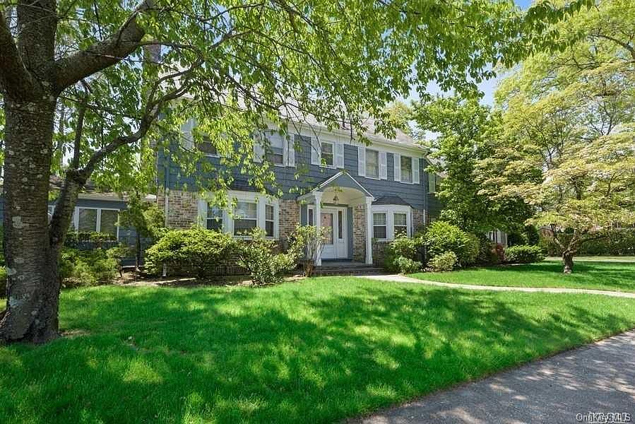 1st image of 515 Hempstead Avenue
