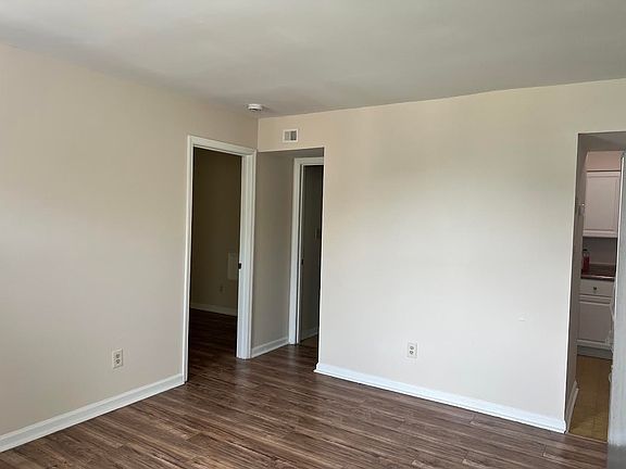 5th image of 2005 Greens Blvd APT D-104