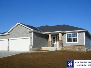 817 Park Model Dr, Hickman, NE 68372