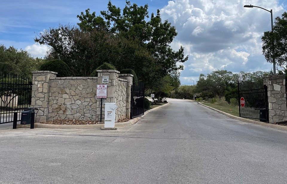 1st image of 438 Evans Oak Ln