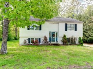 128 Peach St, Barre, MA 01005